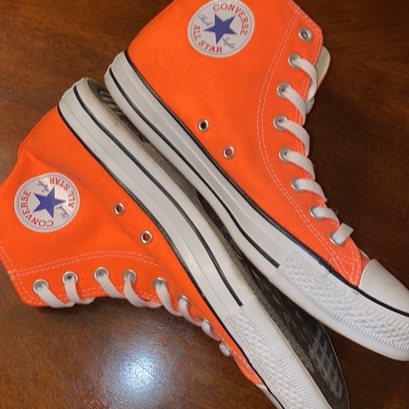 Converse - Picture 2 of 4